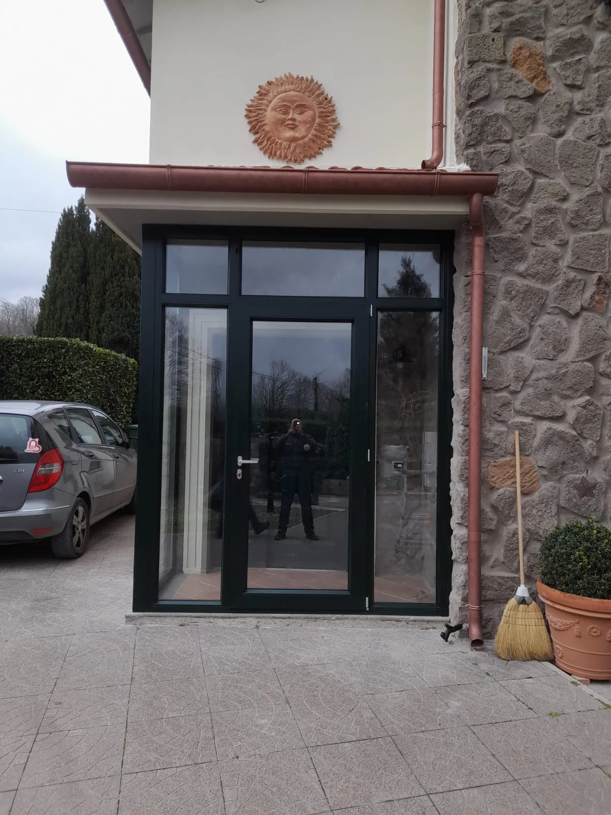 Chiusura vetrata dell'ingresso